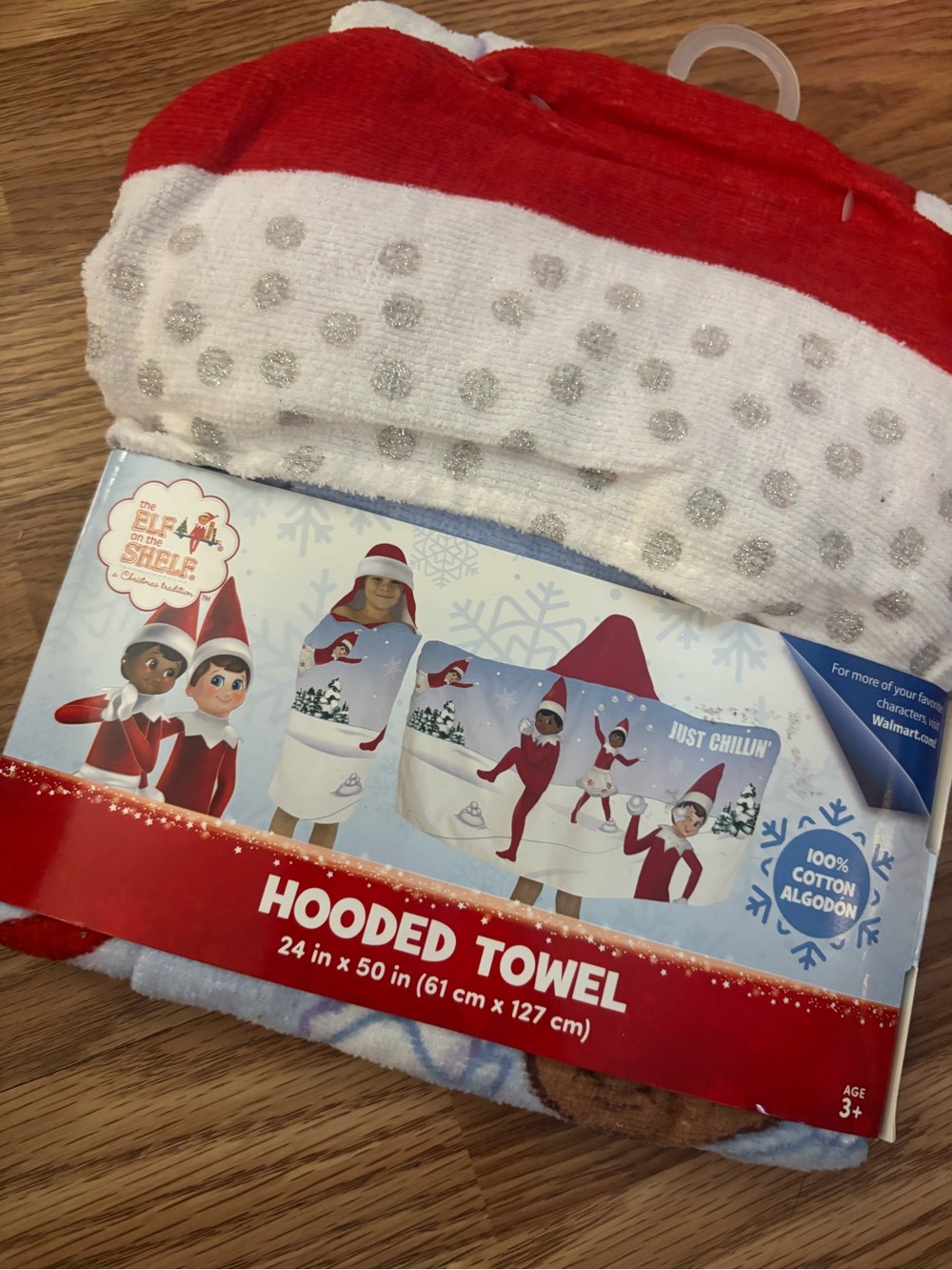 ELF On The Shelf White & Red Hooded Holiday Towel - Picture 3 of 3